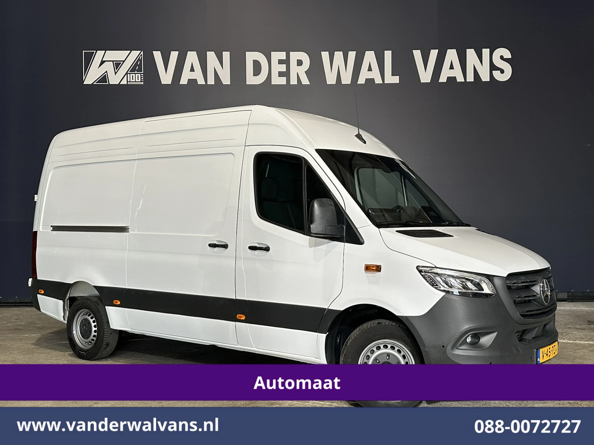 Mercedes-Benz Sprinter 2024 - 317 CDI 170pk 9G-Tronic Automaat L2H2 2025 model Euro6 Airco | Camera | Navigatie | Adaptieve Cruisecontrol | LED afbeelding 1