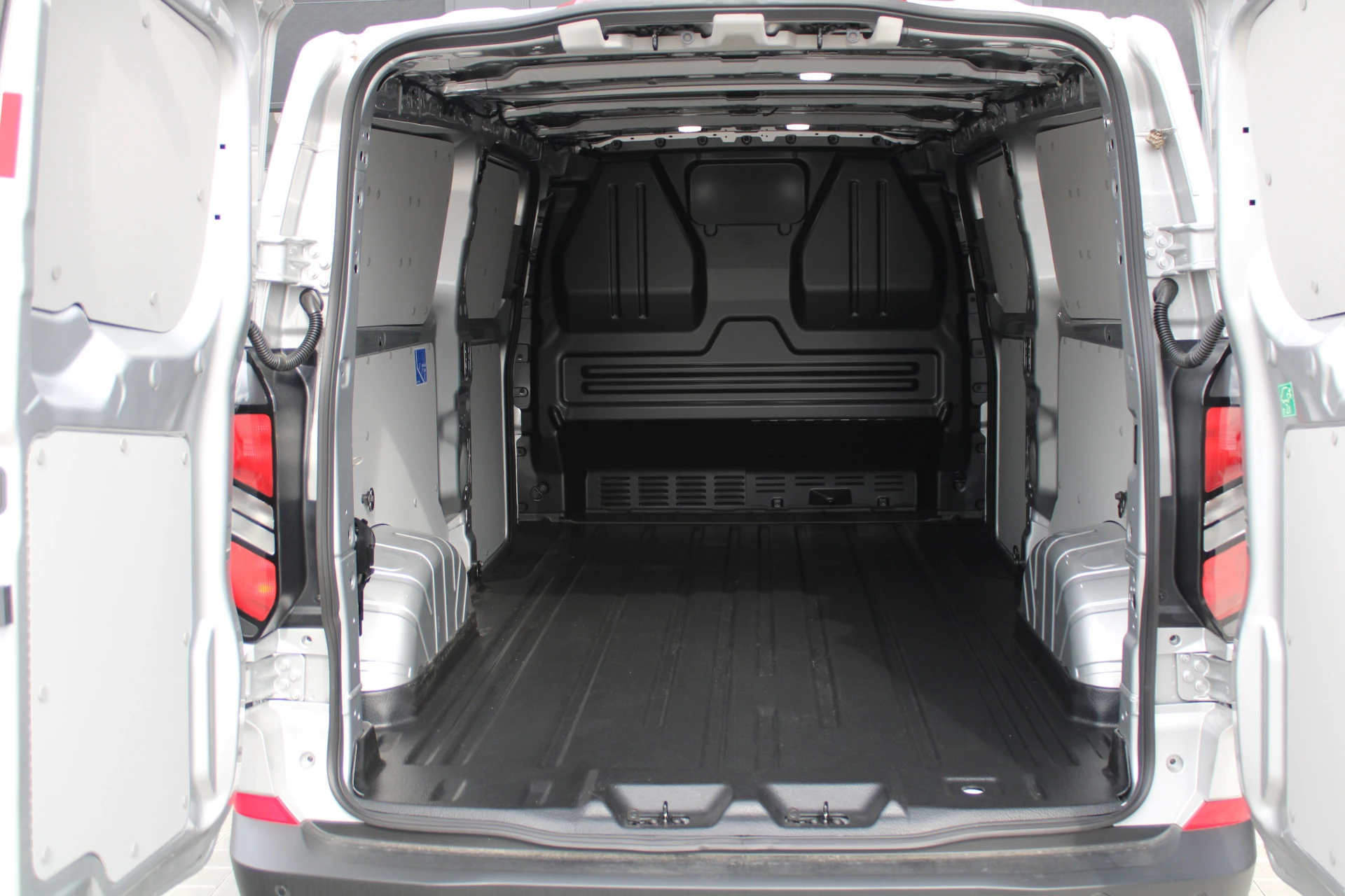 Ford Transit Custom 2025 - 320 2.5 PHEV L2H1 Trend 232pk - 5 jaar GARANTIE - 2x Schuifdeur - Adaptive Cruise - Blind Spot - Navigatie - Camera - Verwarmd Stuur - Rijklaar obrázek 11