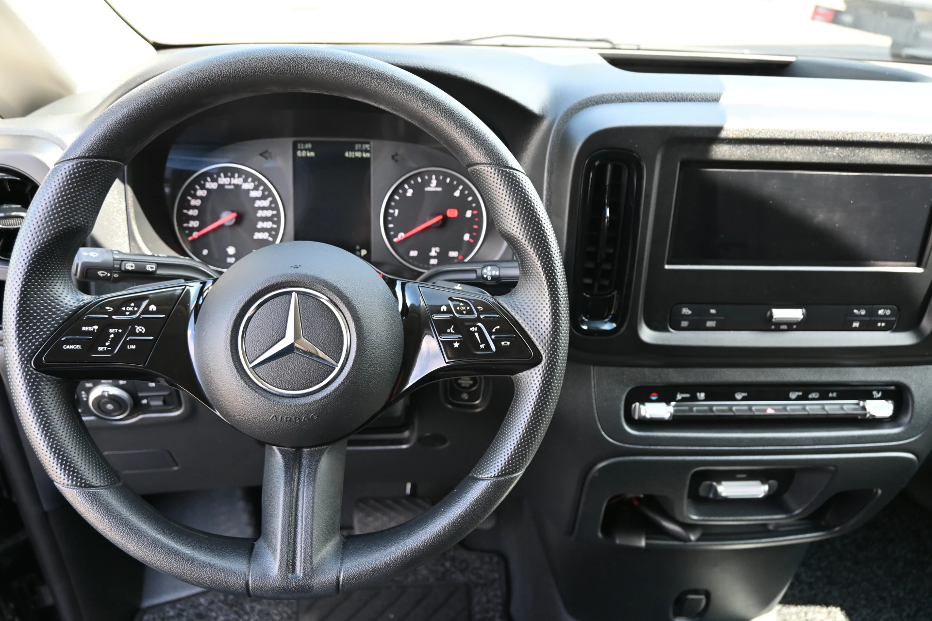 Mercedes-Benz Vito 2024 - 116 CDI L3 DC immagine 16