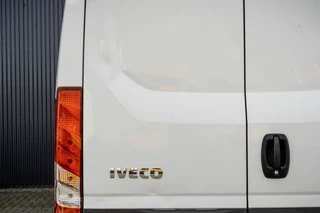 Iveco Daily 2021 - **35S14V 2.3 L2H2 | Automaat | Euro 6 | Cruise | Climate | 3500 KG Trekgewicht | Trekhaak** obrazek 25
