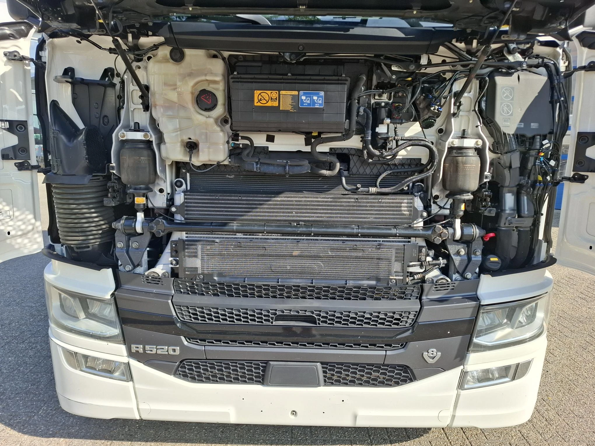 Scania R 2020 - NGS R520 V8 / !!ONLY:500738 KM!! / BOOGIE / RETARDER / HYDRAULICS / LEATHER / NAVI / FRIDGE / LWDS / AUTOMATIC / EURO-6 / 2020 afbeelding 7
