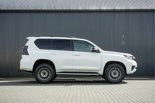 Toyota Land Cruiser 2022 - 2.8D-4D | 204 PK | 4X4 | Vol Opties | Automaat | Luchtvering | 360° camera | Adapt.Cruise | Stoelverw. & -koeling | LED image 6