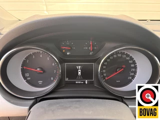 Opel Astra 2020 - Sports Tourer 1.2 Business Edition obrazek 17