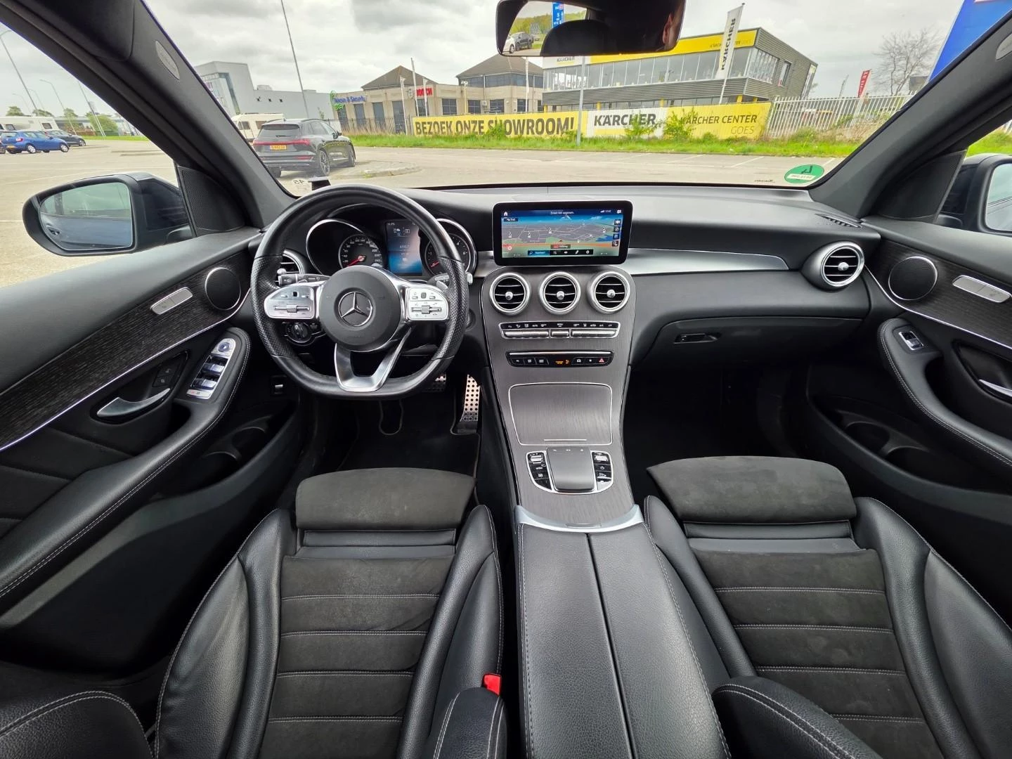 Mercedes-Benz GLC 2021 - Mercedes-Benz 300 de 4MATIC - AMG pakket - Black edition immagine 22