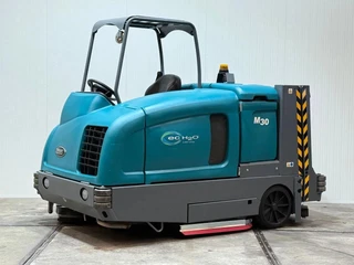 Tennant M30 LPG 2017 1800uu!! Veeg-Schrob-machine 2017 te koop