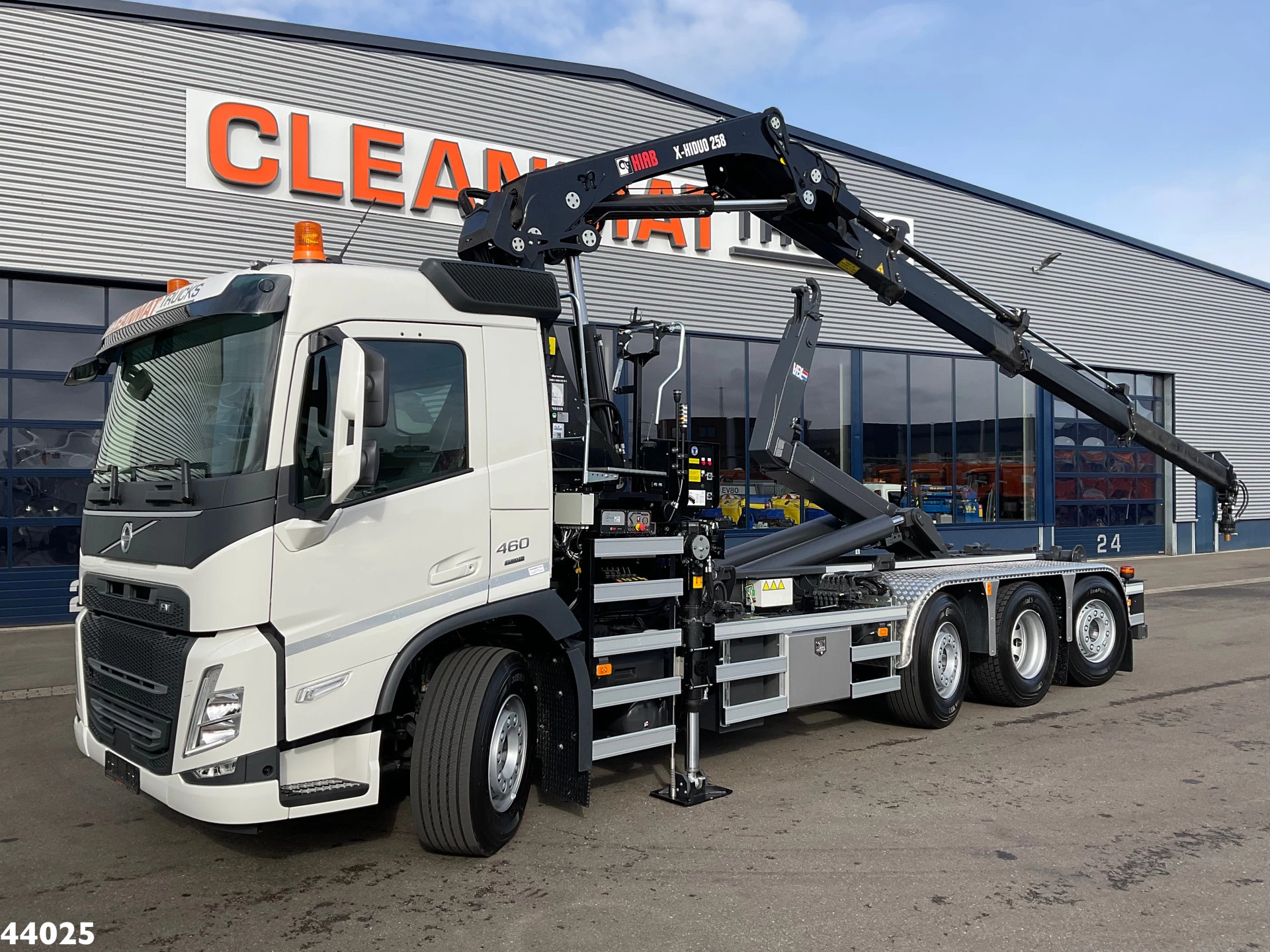 Volvo Volvo FM 460 8x2 Hiab 25 Tonmeter laadkraan 2024 Bild 1