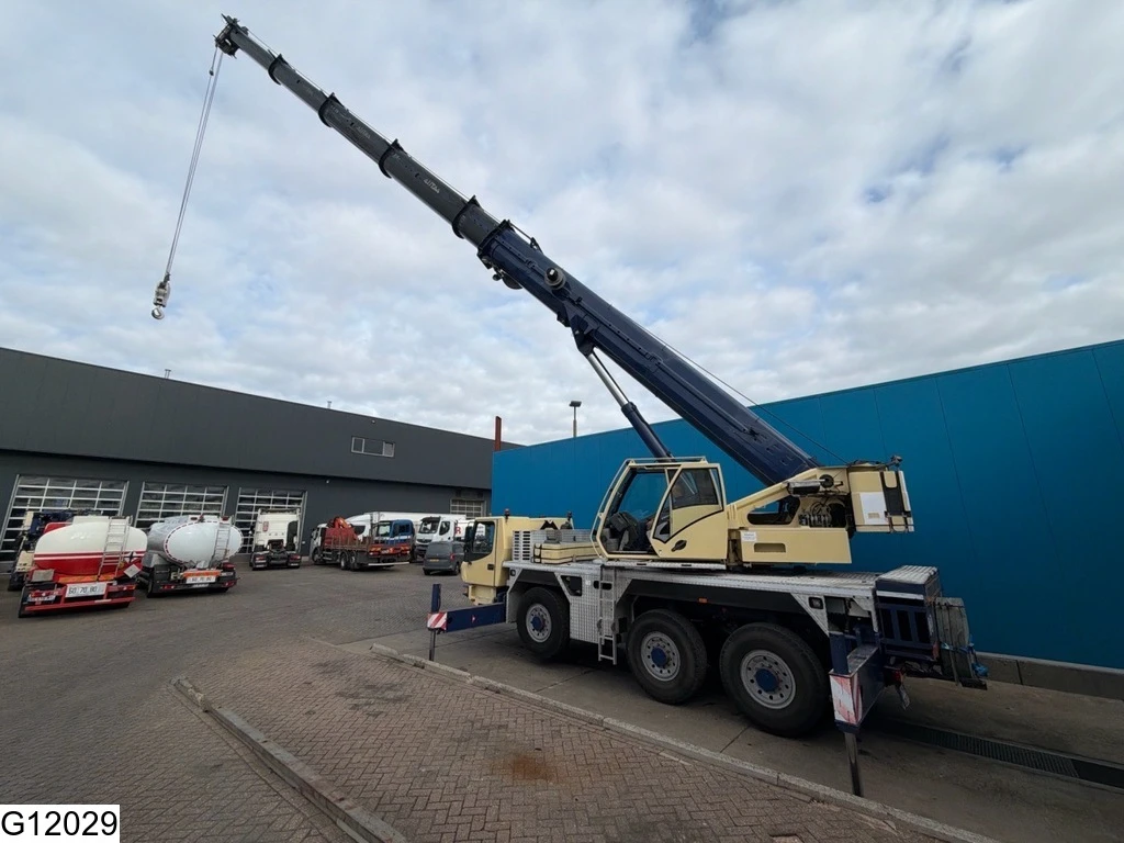 Grove 2012 - GMK3055 6x6, 55.000KG, 42 meter Bild 5