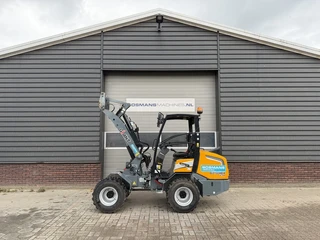 Giant G2700 X-TRA HD+ minishovel 2026 205 uur €510 LEASE 2026 Bild 2 Miniaturansicht