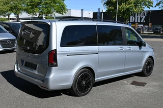 Mercedes-Benz V-Class 2024 - 300d 4-Matic AMG L2 Exclusive DC zdjecie 3