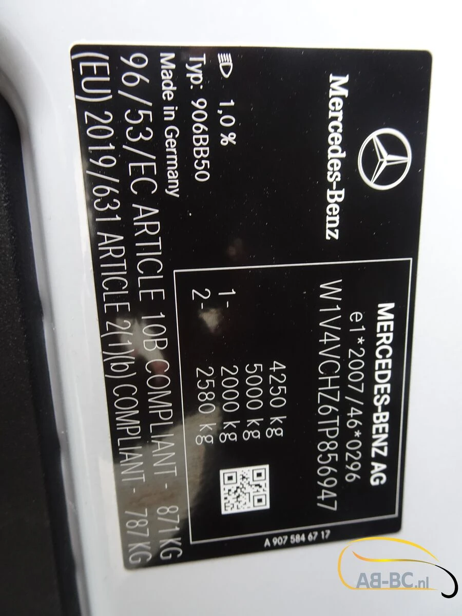 Mercedes-Benz eSprinter - 17 Seats Electric Range: 465 km Bild 22