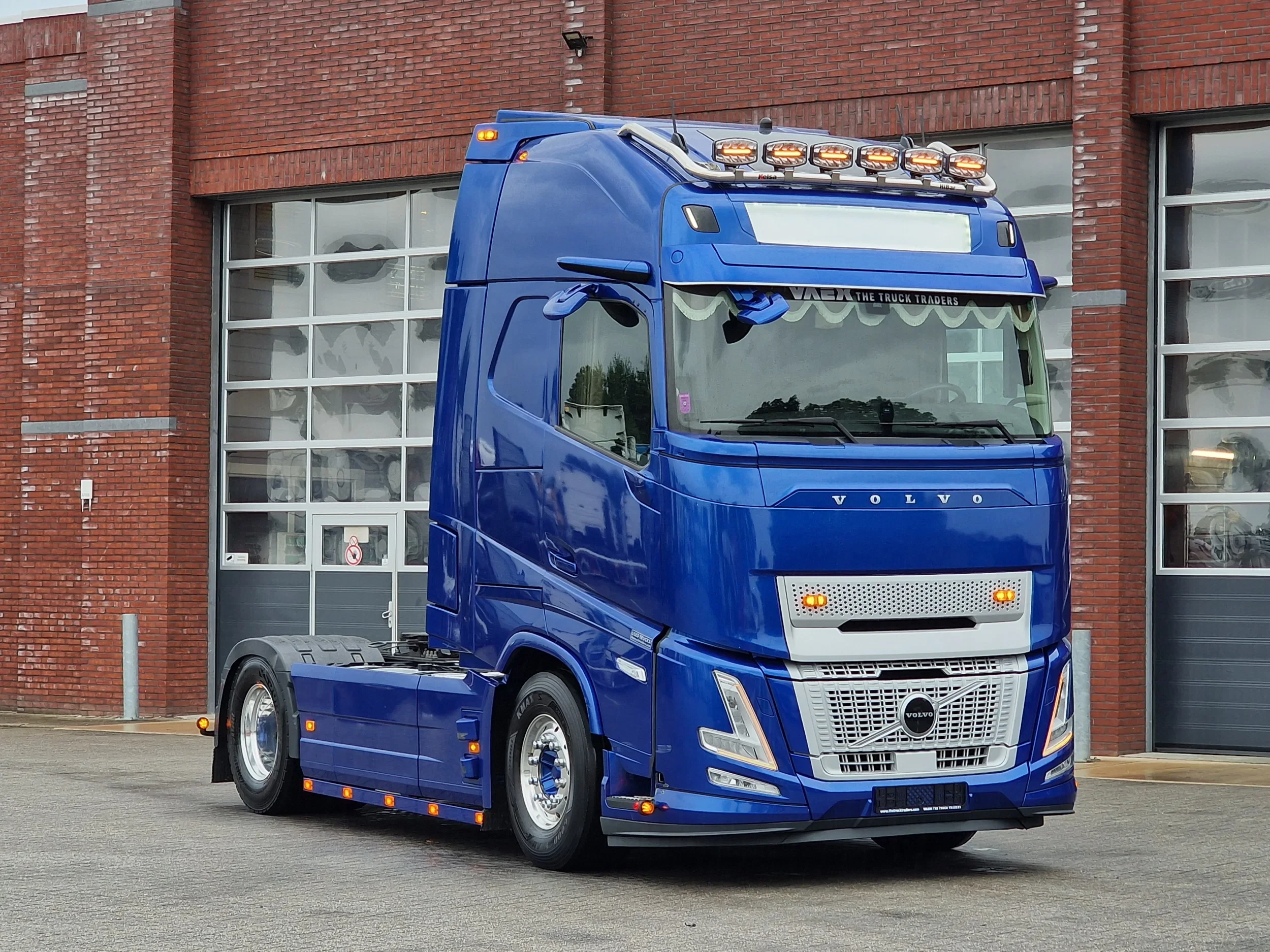 Volvo FH 2024 - 13.500 XL Aero - I parkcool - Full air - VEB + - Mirror cam - BUFFL interior obrázek 1