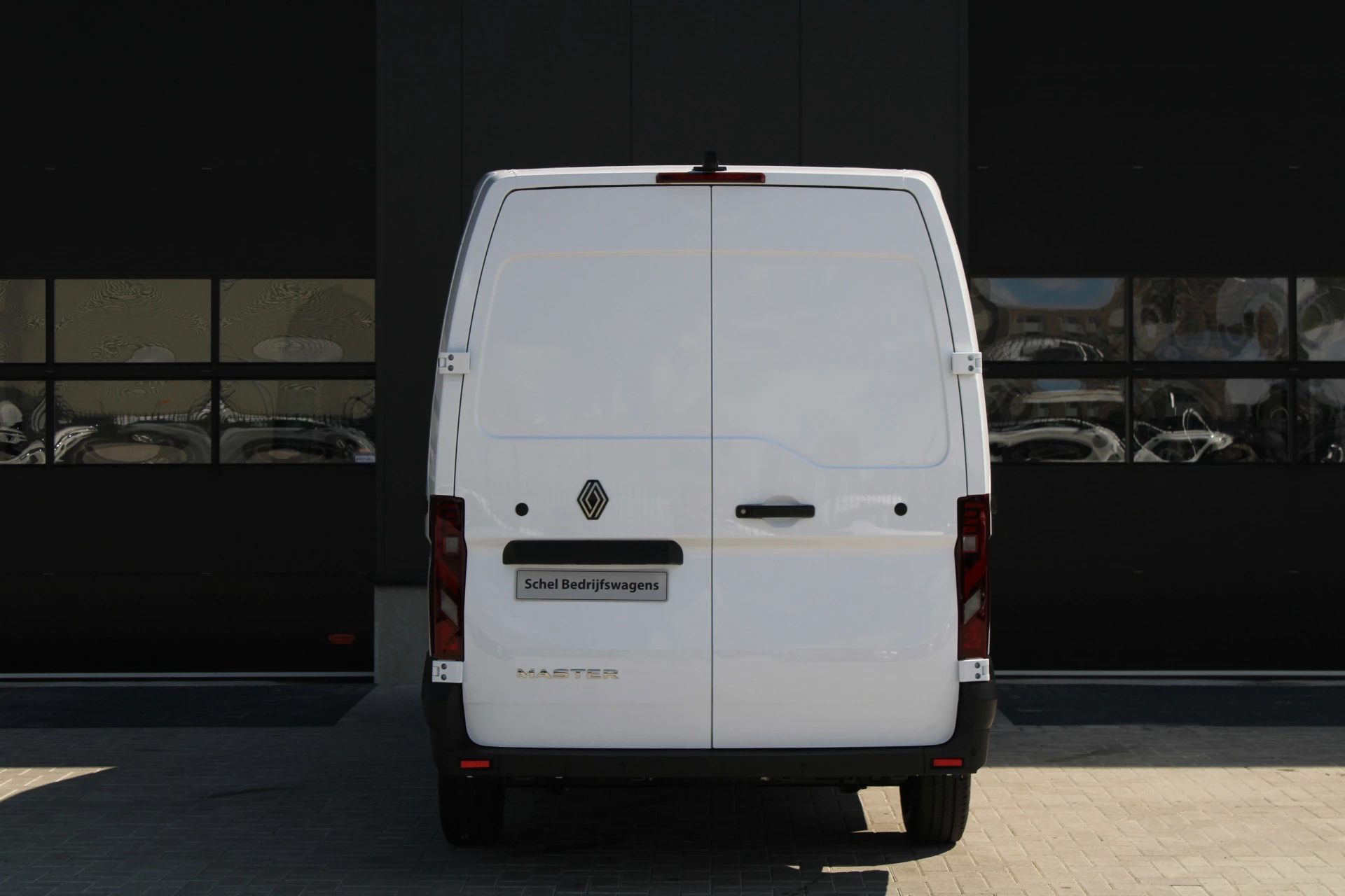 Renault Master 2024 - T35 2.0 dCi 170pk L2H2 Extra - 2x Schuifdeur - Navigatie - Blind Spot - Camera - Stoelverwarming - Verwarmde voorruit - Rijklaar afbeelding 36