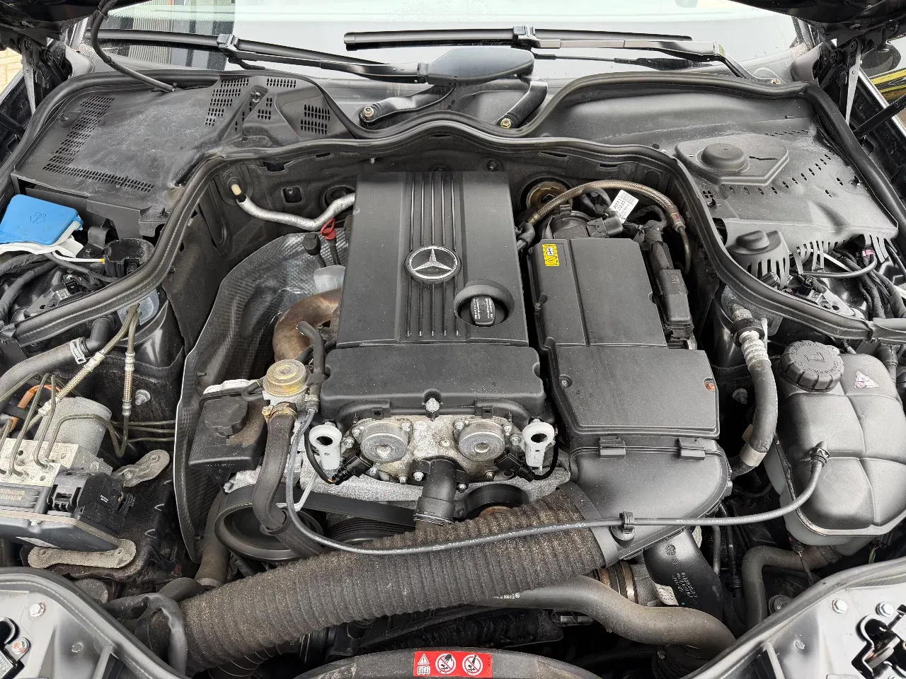Mercedes-Benz E-Class 2007 - 200 Kompressor Limousine 8 Persoons Automaat Airco Cruisecontrol 94100KM Bild 18