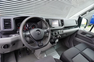 Volkswagen Crafter 2018 - 180pk L3H3/L2H2 Trekhaak Navigatie Camera Parkeersensoren Airco Cruise control image 2 thumbnail
