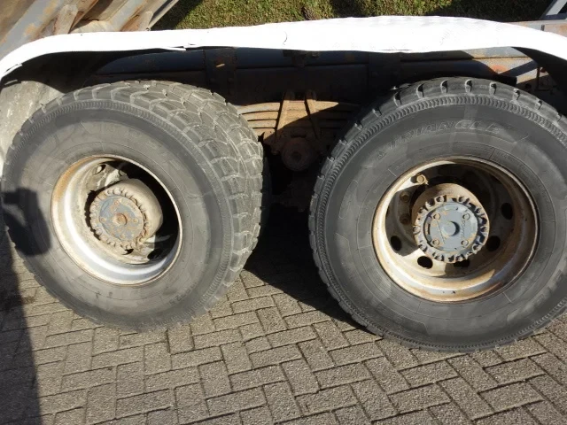Scania P 2002 - P114-380 8X4 STEELKIPPER 20 CUB,MANUALGEARBOX,RETARDER afbeelding 5