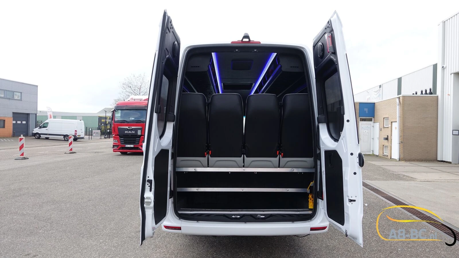 Mercedes-Benz Sprinter 2026 - Aveuro 519 CDI 21 seats EURO 6 obrázek 12
