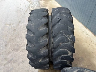 Bridgestone N/A - 1000 x 20 Set / 10.00 x 20: 4x2 Tyres изображение 5