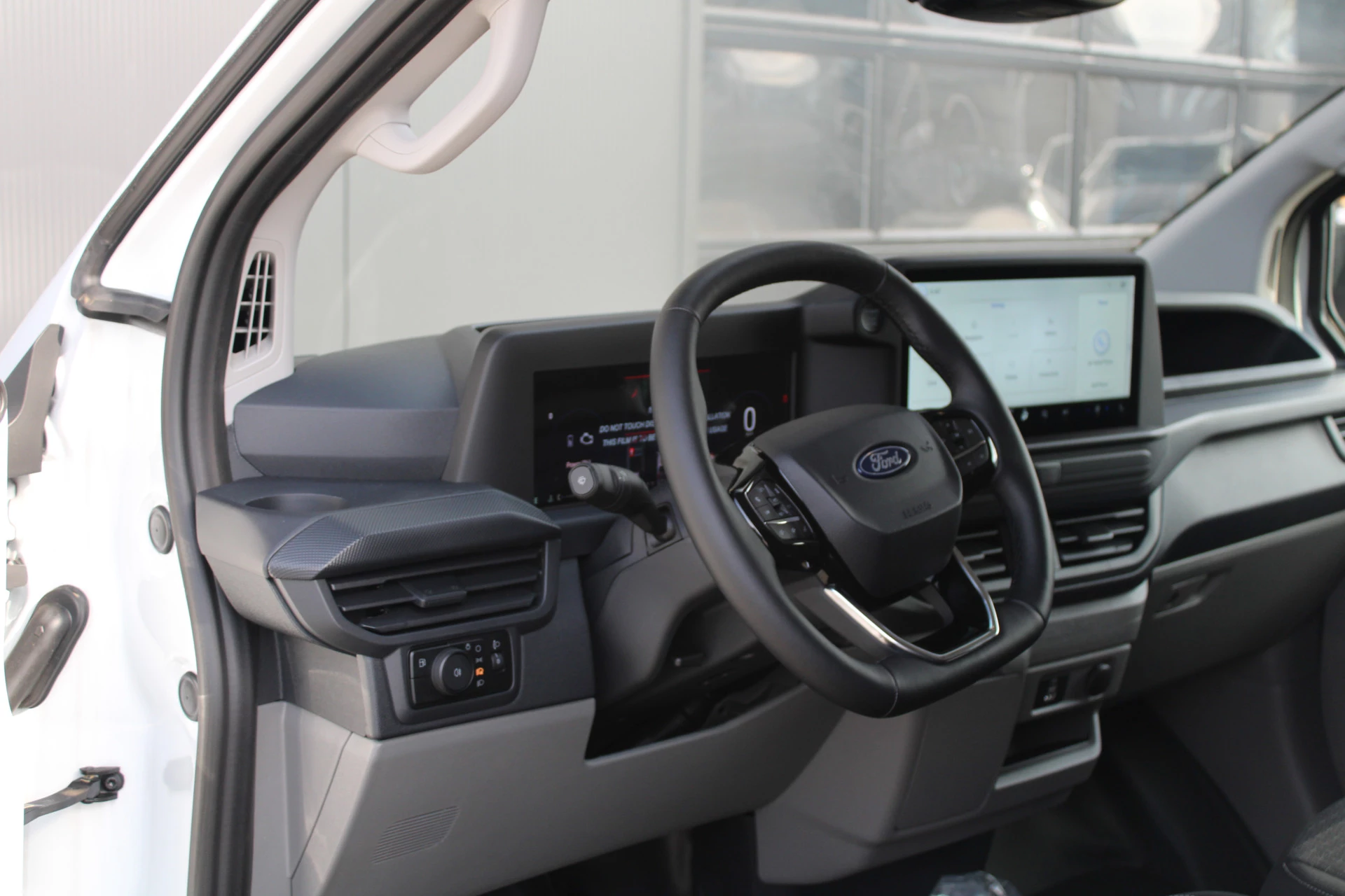 Ford Transit Custom 2025 - 320 2.5 PHEV L2H1 Trend 232pk - 5 jaar GARANTIE - 2x Schuifdeur - Adaptive Cruise - Blind Spot - Navigatie - Camera - Verwarmd Stuur - Rijklaar obrázek 14