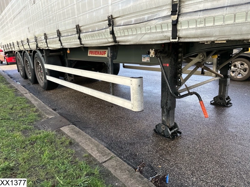 Fruehauf 2019 - Tautliner Lift shaft obrázek 12