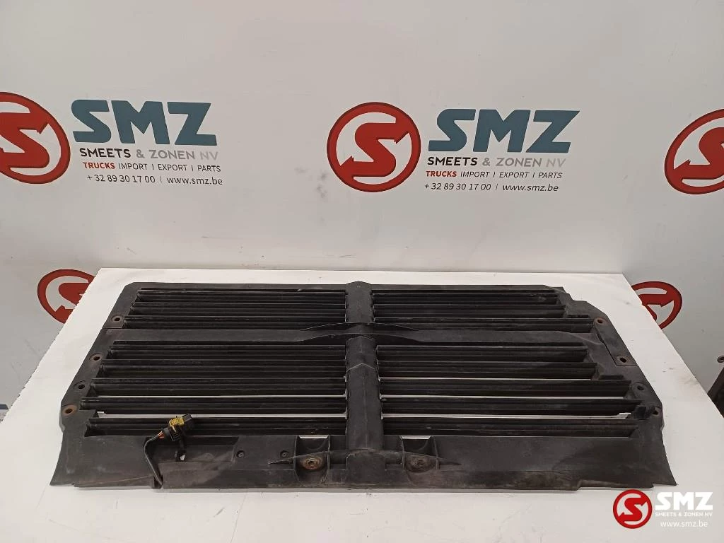 Mercedes-Benz 2012 - Occ radiatorrooster Mercedes afbeelding 1