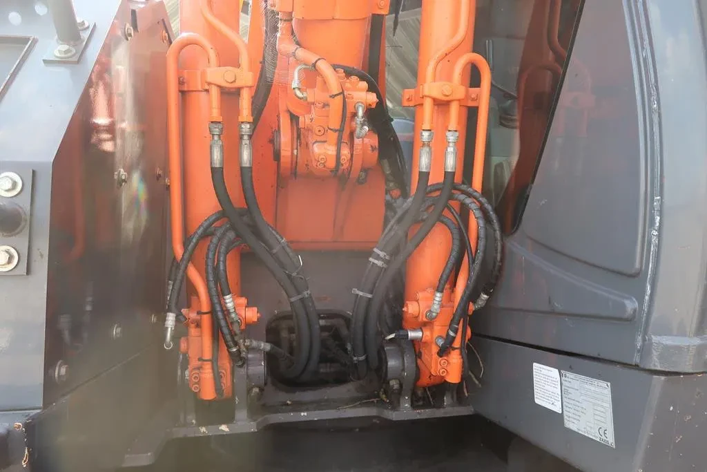 Hitachi 2009 - ZX140 W-3 afbeelding 8