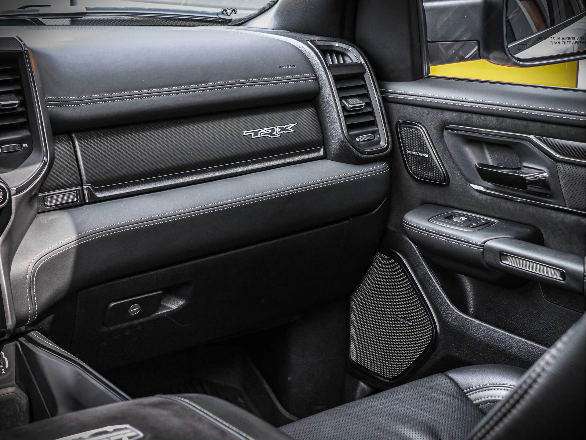Dodge Ram 1500 2021 - TRX | 6.2L V8 Supercharged | 4x4 Crew Cab изображение 13