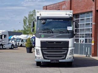 Volvo FH 2015 - 13.420 6x2 - Box - Loadlift - Manual gearbox - Low KM image 2