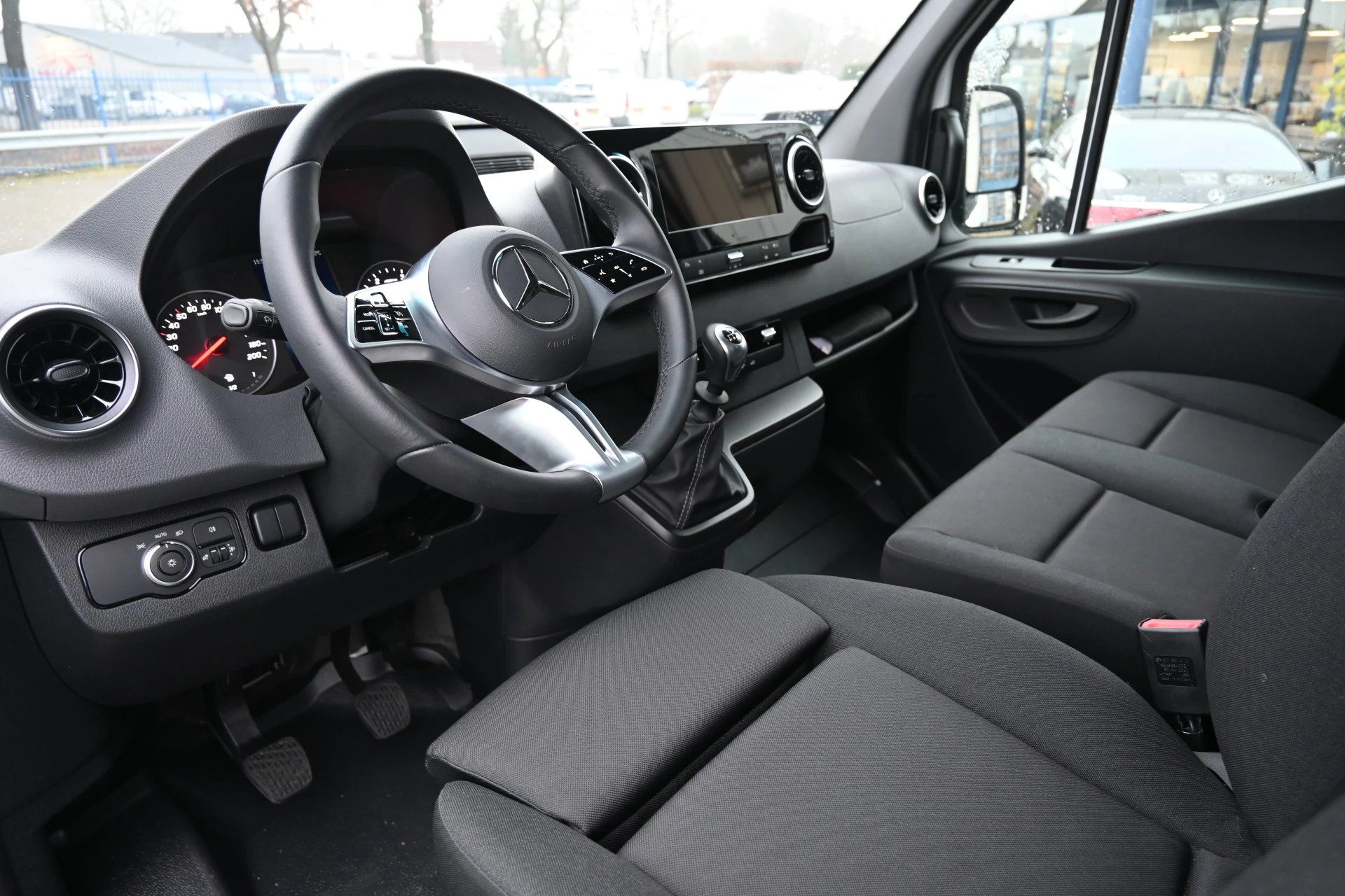 Mercedes-Benz Sprinter 2026 - 515 CDI L2 Pro chassis cabine obrázek 4