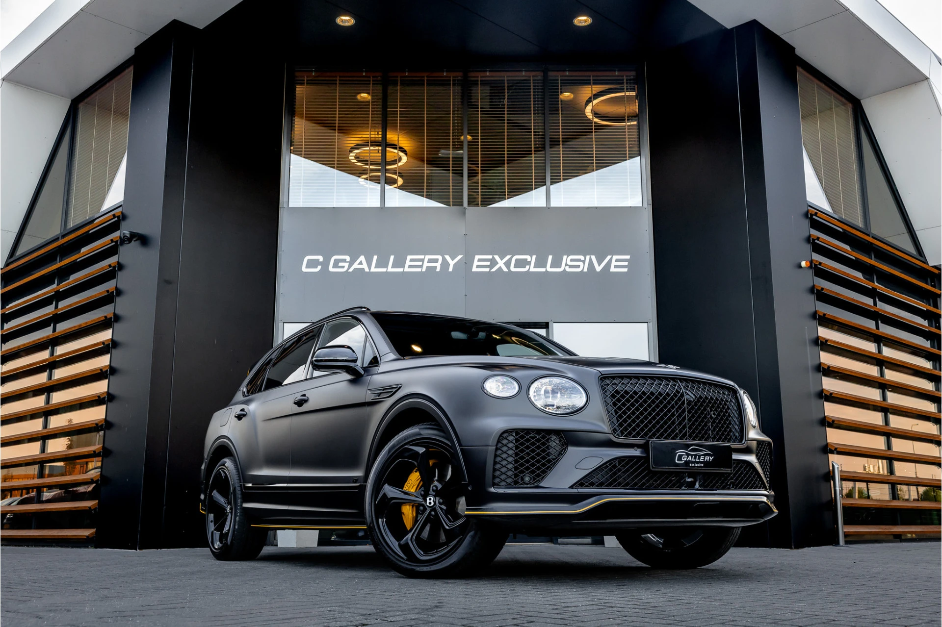Bentley Bentayga 2025 - 4.0 V8 S Black Edition afbeelding 1