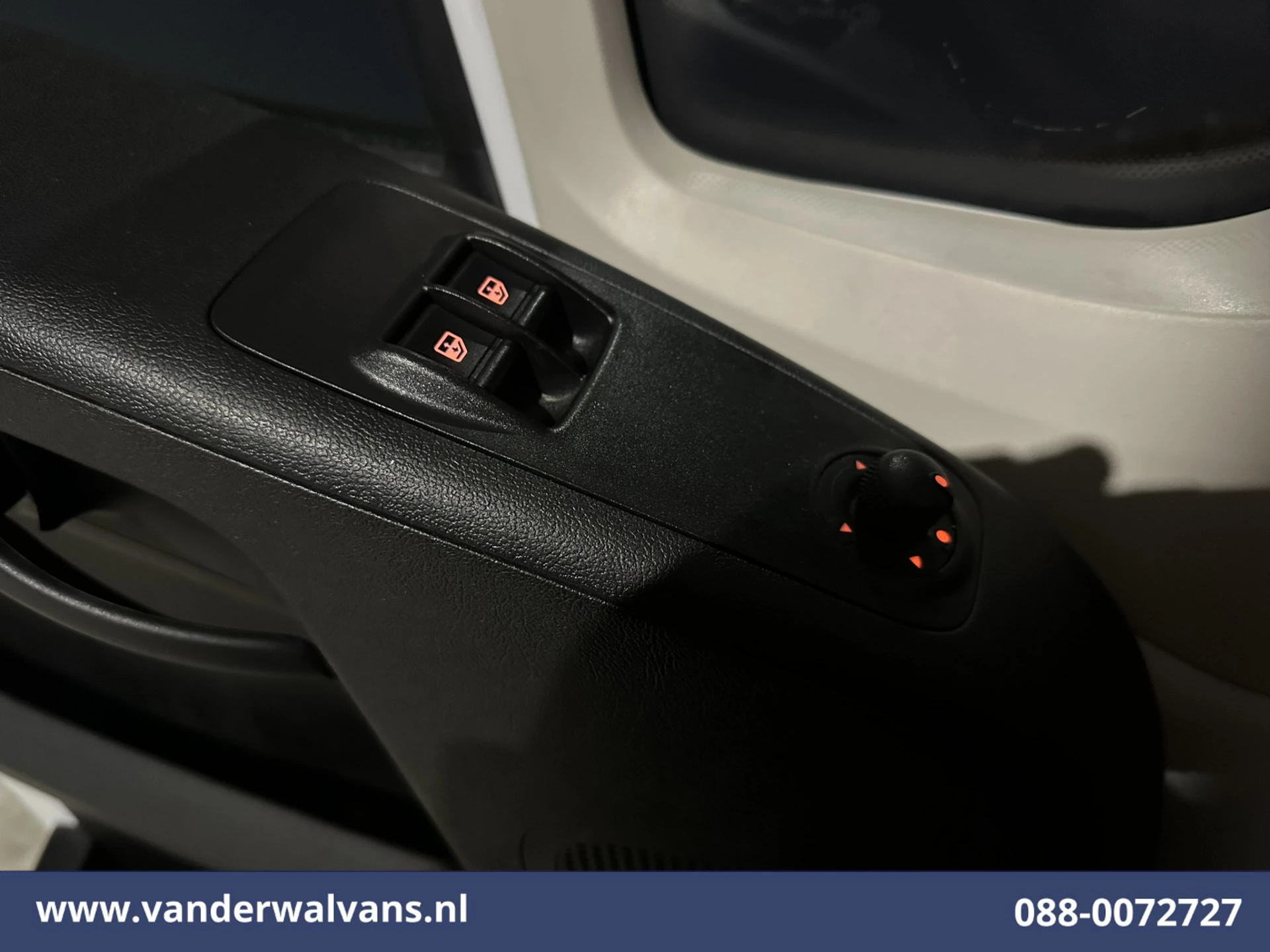 Peugeot Boxer 2022 - 2.2 BlueHDi 141pk Bakwagen 436cm Lang Laadklep Euro6 Airco | 1055kg laadvermogen | Camera image 19