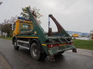Mercedes-Benz Antos 1824 2015 - 4X2 image 6