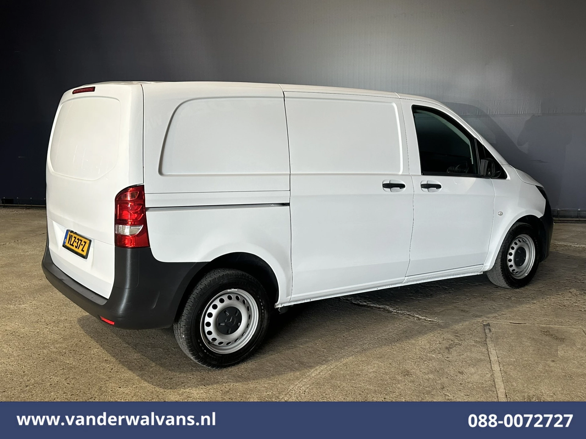 Mercedes-Benz Vito 2021 - 110 CDI L1H1 Euro6 Airco | Camera | Apple Carplay | Android Auto | Bijrijdersbank immagine 8
