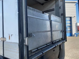 Volvo FM4-420 2015 - / COMPLETE COOL+FREEZE COMBI / CHEREAU / THROUGH-LOADING SYSTEM / 2XPLATFORM DHOLLANDIA / FREEZING LOCK / AUTOMATIC / EURO-6 / 2015 obrazek 10