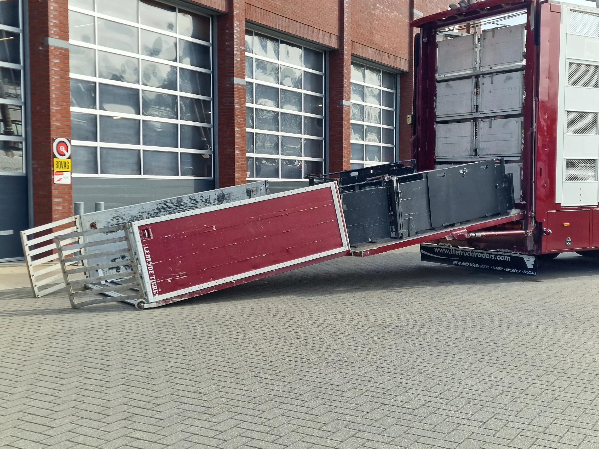 CUPPERS 2013 - 4 stock - new TUV - type 2 - lifting floors - lift / ramp afbeelding 28