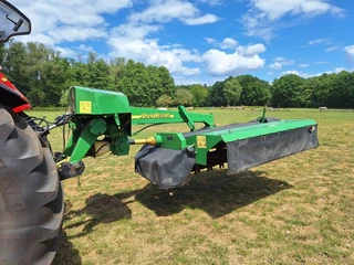 John Deere 2002 - 328 te koop