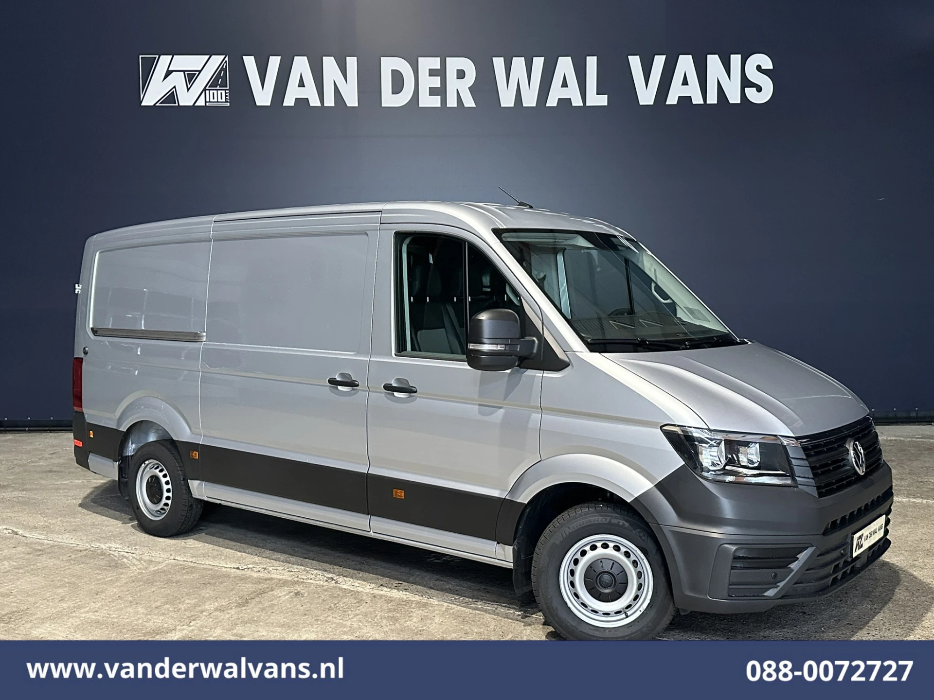 Volkswagen Crafter 2021 - 2.0 TDI 141pk L3H2 L2H1 Euro6 Airco | Navigatie | Apple Carplay | Cruisecontrol | 3000kg Trekhaak afbeelding 1