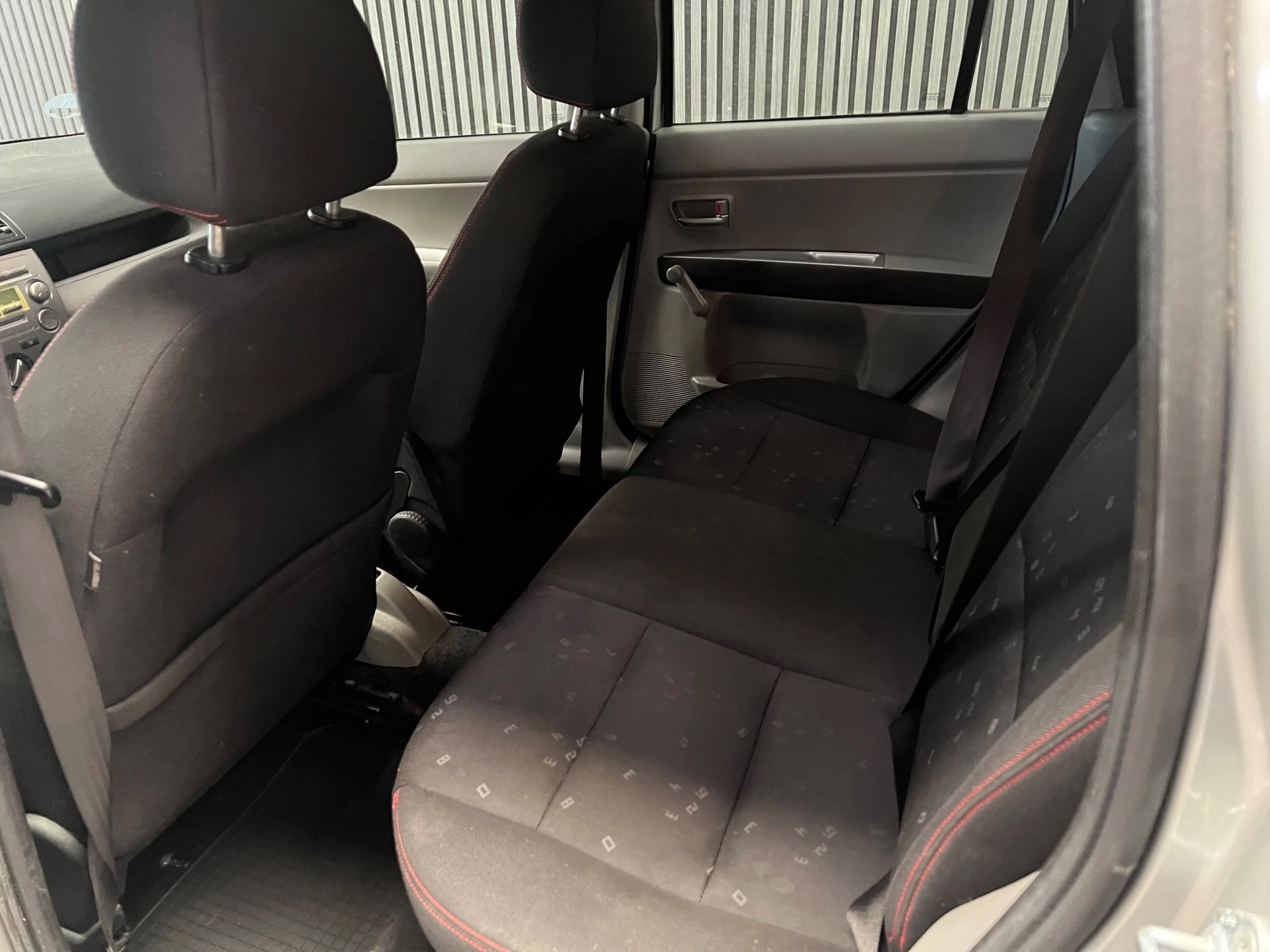 Mazda 2 2004 - 1.4 Exclusive - 2e eigenaar – Airco – 4 nieuwe banden – NAP – Rijklaar. afbeelding 19