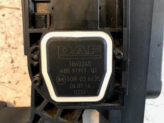 DAF N/A - 1860240 GASPEDAAL CF76/CF86/XF106 obrazek 3
