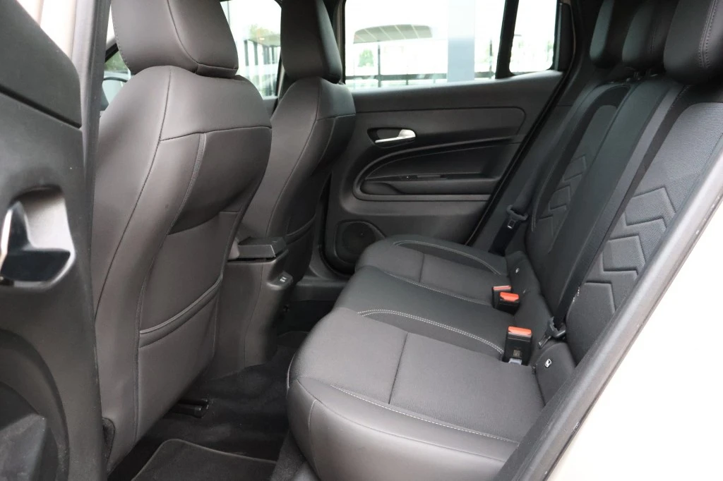 Jeep Avenger 2023 - 1.2 ALTITUDE / 18 inch + All Season / Apple Carplay / LED Lampen afbeelding 34