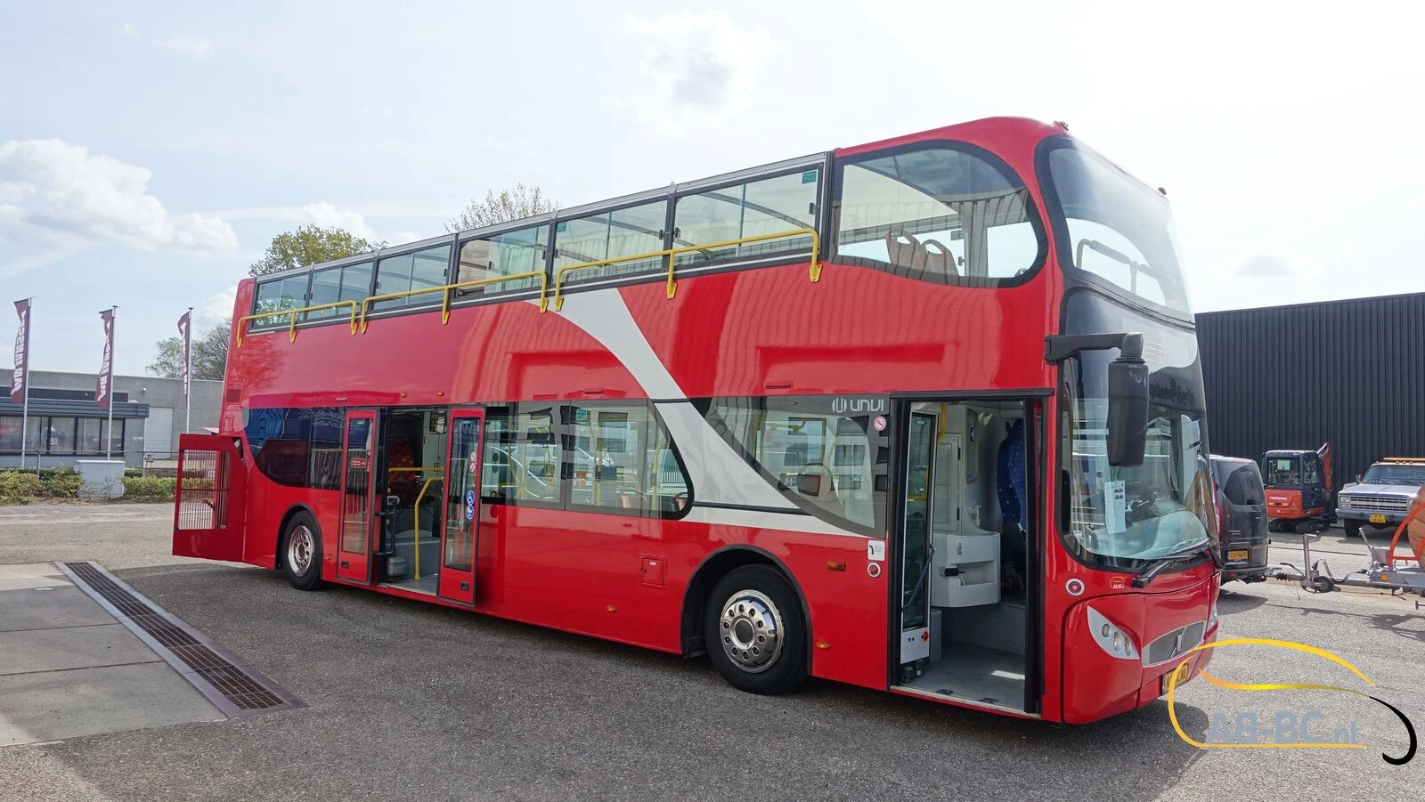 Volvo UNVI SIGHTSEEING (2 pieces available) EURO 5 2009 afbeelding 4