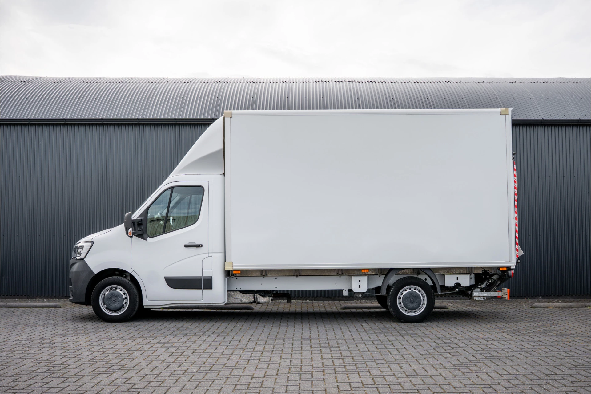 Renault Master 2020 - 15.389 KM! | Bakwagen met Laadklep | 146PK | LED | Airco Bild 5