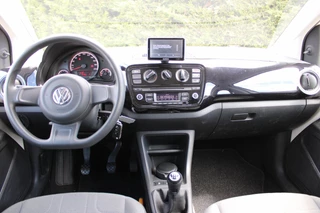 Volkswagen up! 2015 - 1.0 Move Up! BlueMotion Navigatie 1eEigenaar !!NIEUWBINNEN!! obrazek 27