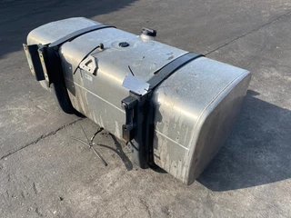 DAF N/A - 1681826 BRANDSTOFTANK 620 LTR 168X67.5X62.5 CM (MET DEUKJE) obrazek 2