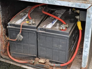 Volvo FH 2013 - 13.460 Globetrotter XL 6x2 - Box with side doors - Loadlift + Kelberg trailer 2012 with loadlift afbeelding 21