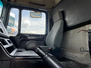 MAN 41.464 F2000 1999 - 8X4 FULL STEEL KIPPER (EURO 2 / ZF16 MANUAL GEARBOX / ZF-INTARDER / FULL STEEL SUSPENSION / REDUCTION AXLES) obrazek 9