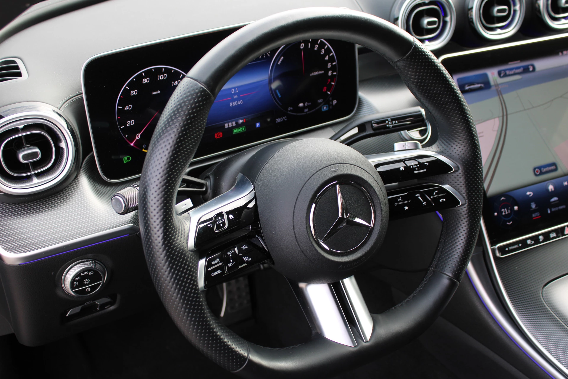 Mercedes-Benz C-Klasse 2023 - Estate 300e AMG Line NIGHT PAKKET DISTRONIC SFEER CARPLAY CAMERA MULTIBEAM 19'' afbeelding 11