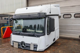 Mercedes-Benz 2018 - MP4 BIGSPACE image 2 thumbnail