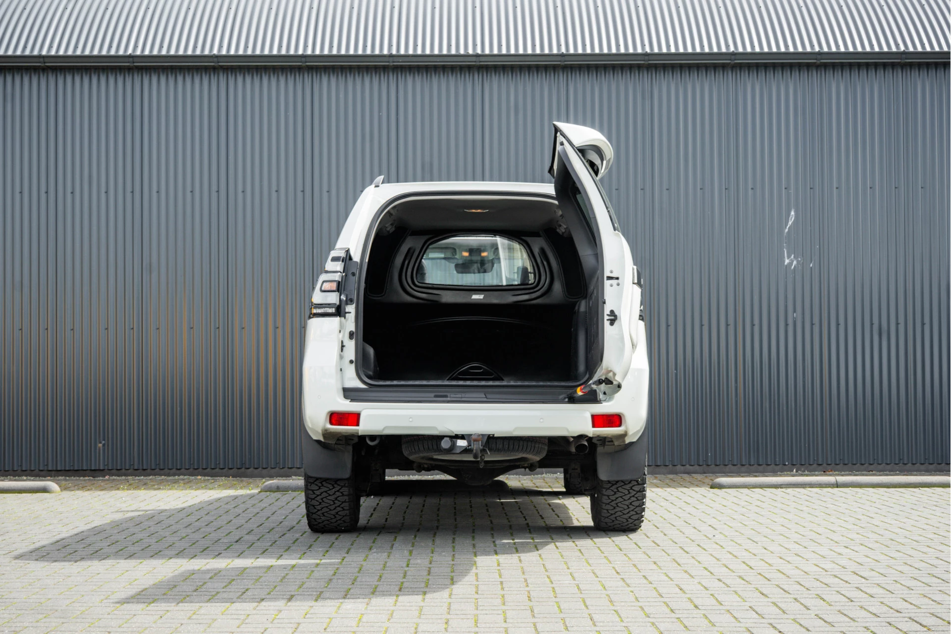Toyota Land Cruiser 2022 - 2.8D-4D | 204 PK | 4X4 | Vol Opties | Automaat | Luchtvering | 360° camera | Adapt.Cruise | Stoelverw. & -koeling | LED obrázek 8