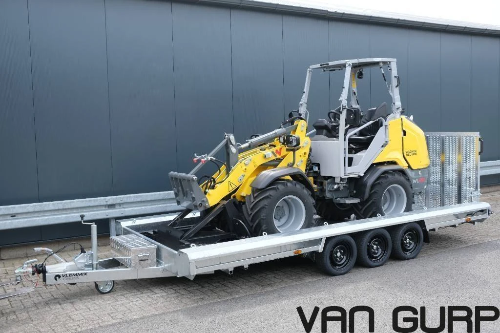 Neuson 2022 - WL28 + Machinetransporter shovel (1390, G2700) afbeelding 1