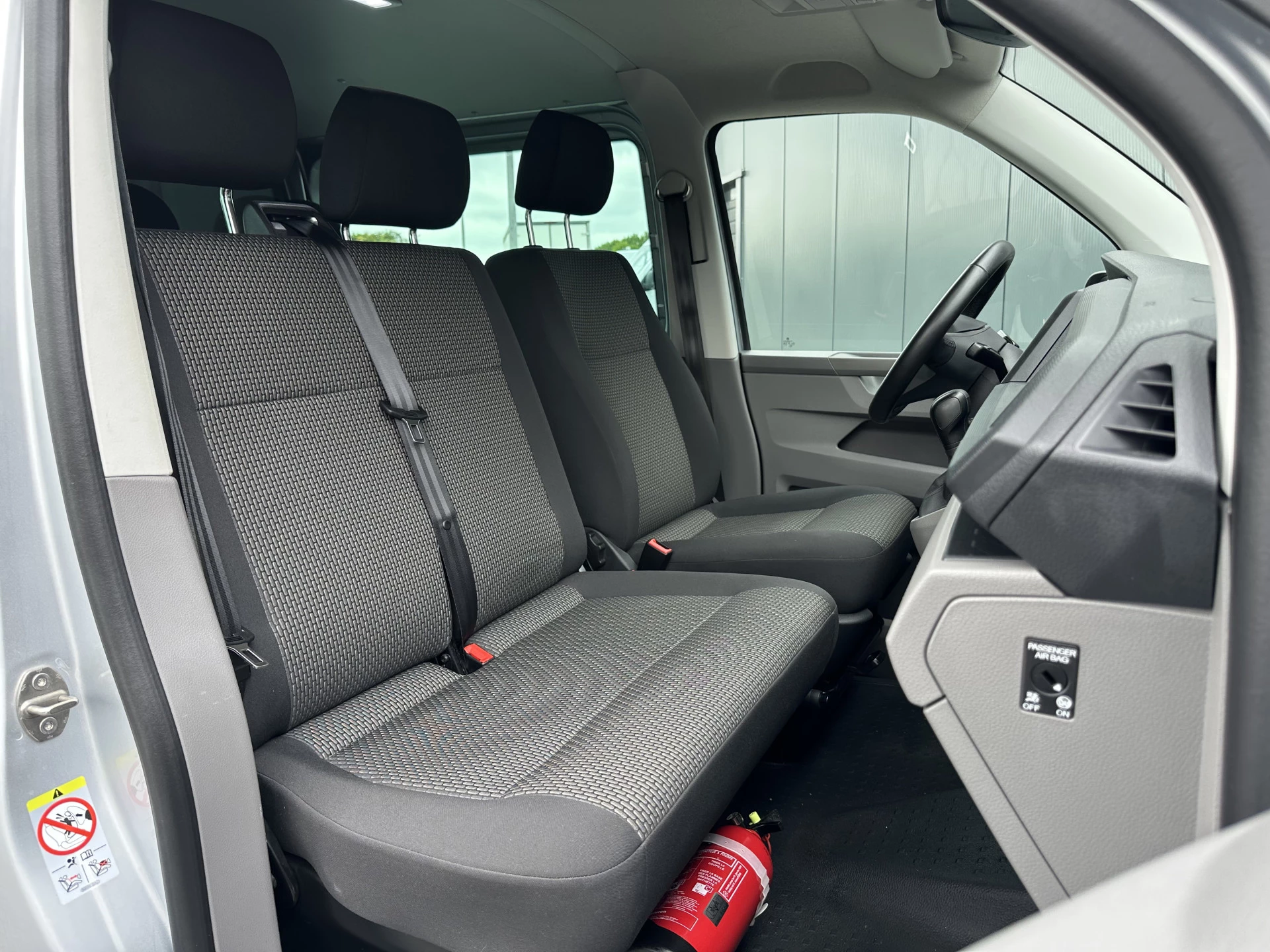 Volkswagen Transporter 2024 - 2.0 TDI 150 PK DSG AUTOMAAT HIGLINE / ** 19.778 KM ** / DUBBELE CABINE / ADAPTIVE CRUISE / TREKHAAK / 6 PERSOONS zdjęcie 6